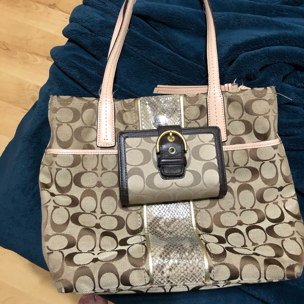Coach purse and wallet